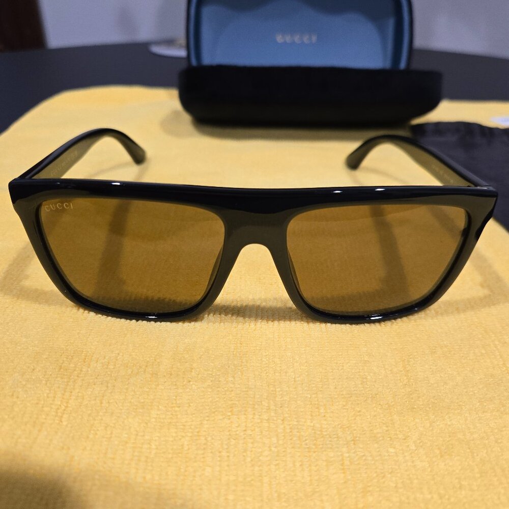 NEW - GUCCI GG0748S 002 SUNGLASSES - Black Frames with Brown Frames